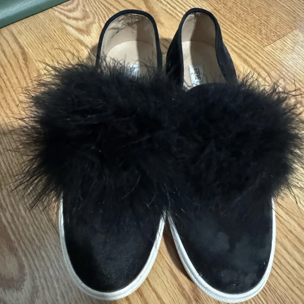 Steve Madden Women’s Emily Black Slip on Shoes - Picture 2 of 3